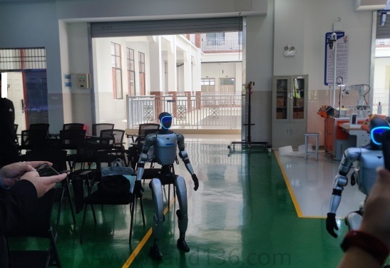 广西制造学院AI机器人